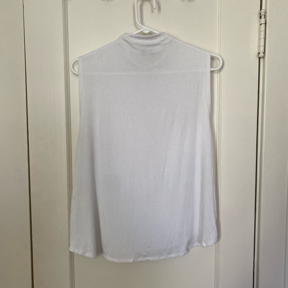 Babaton Vince turtle neck tank- Size L - Picture 4 of 6